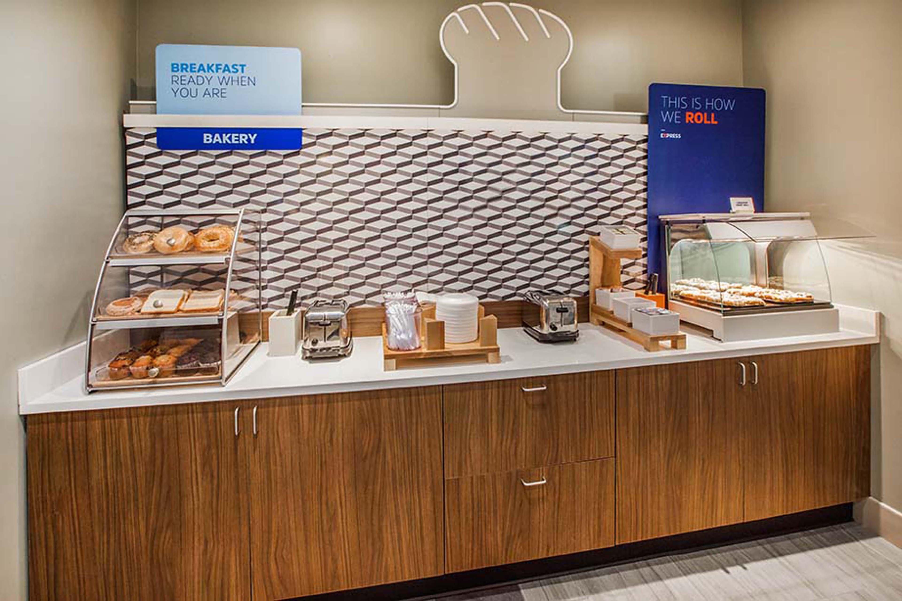 Holiday Inn Express Minden By Ihg Exterior photo