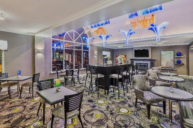 Holiday Inn Express Minden By Ihg Exterior photo
